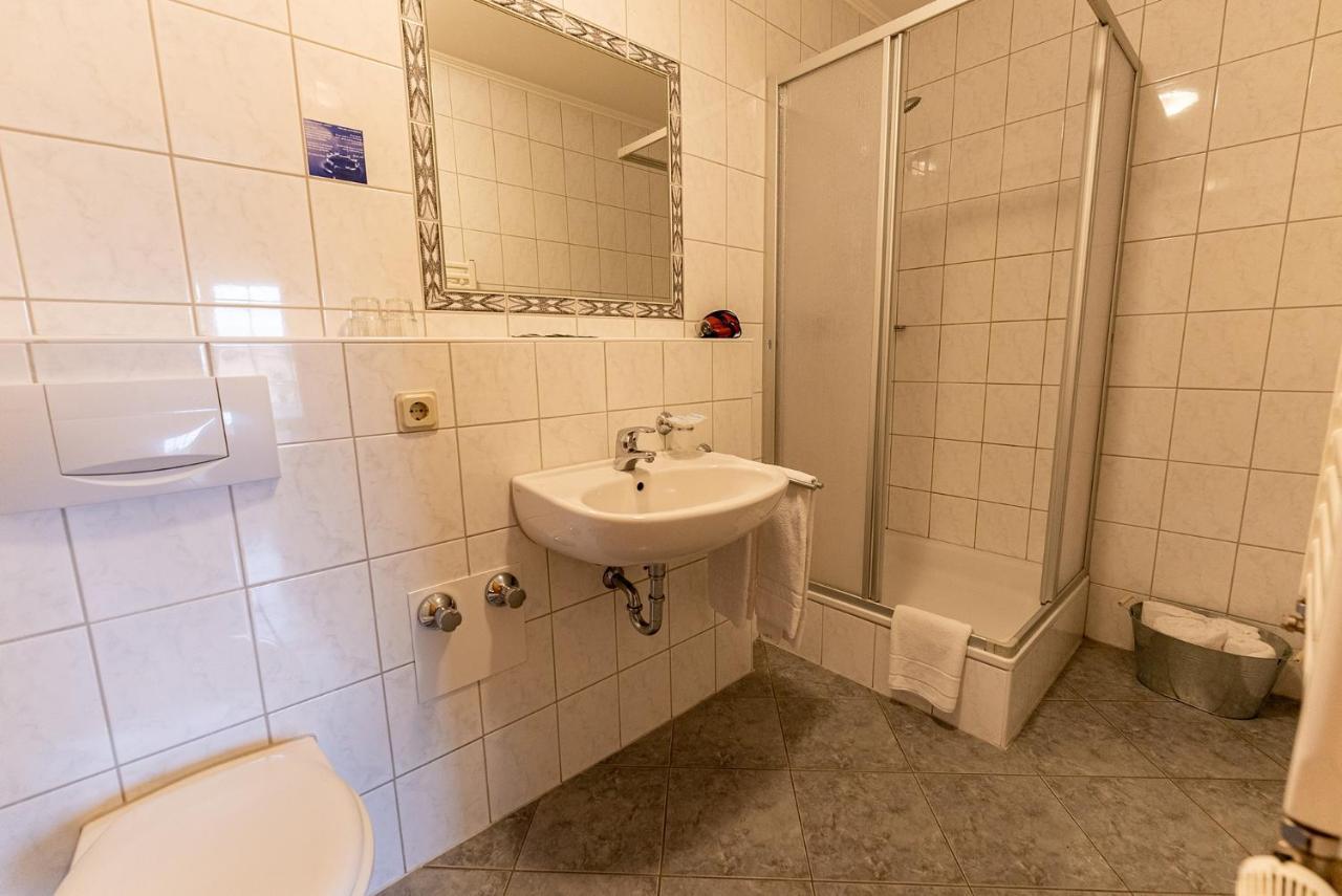 Hotel Fronhof Mettendorf Ngoại thất bức ảnh
